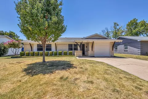 2611 Viva Dr, Mesquite, TX 75150