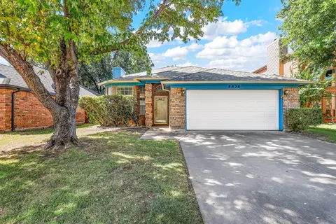 8828 Pedernales Trl, Fort Worth, TX 76118