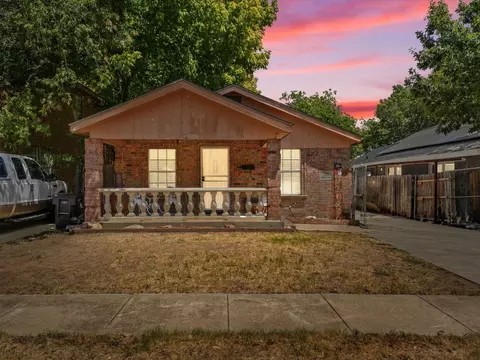 718 W Boyce Ave, Fort Worth, TX 76115