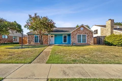 409 Creekmeadow Ln, Lewisville, TX 75067