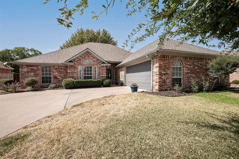 8213 Pecan Ridge Dr, North Richland Hills, TX 76182