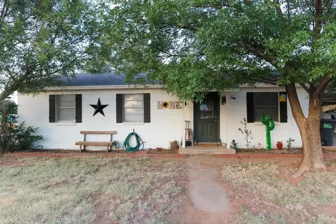 501 S Lightfoot St, Loraine, TX 79532