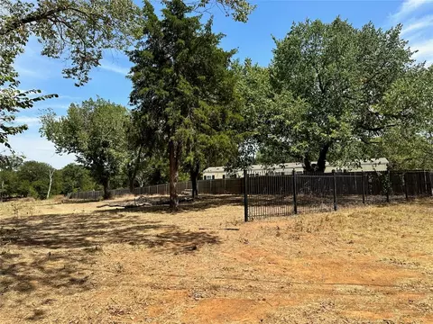 301 Morgan Rd, Mansfield, TX 76063