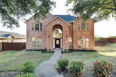 2417 Queens Ct, Carrollton, TX 75006