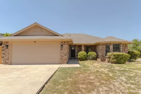 7949 Hunters Glen Dr, Watauga, TX 76148