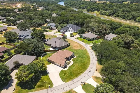 8520 Kingsley Cir, Granbury, TX 76049