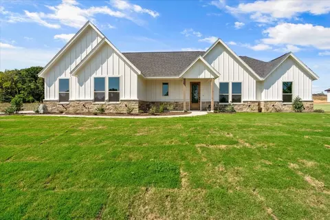 10028 Valley Oak Ct, Springtown, TX 76082