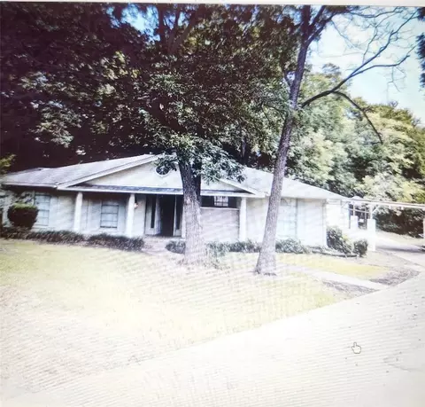620 Spinner Rd, Desoto, TX 75115