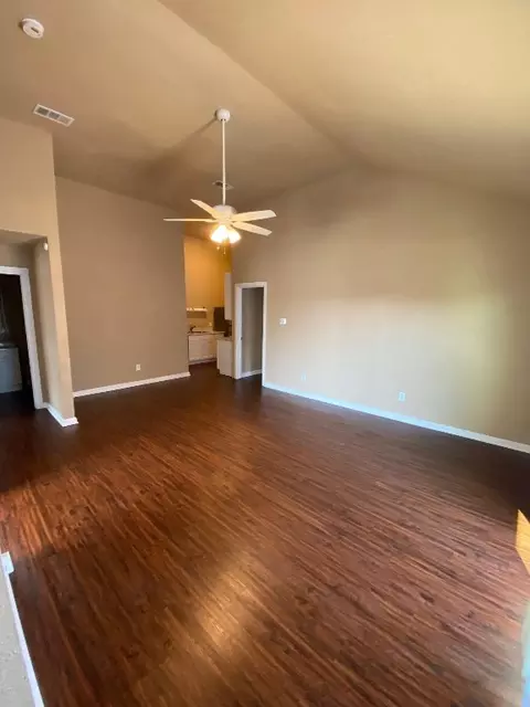908-910 Wentwood Dr, Desoto, TX 75115