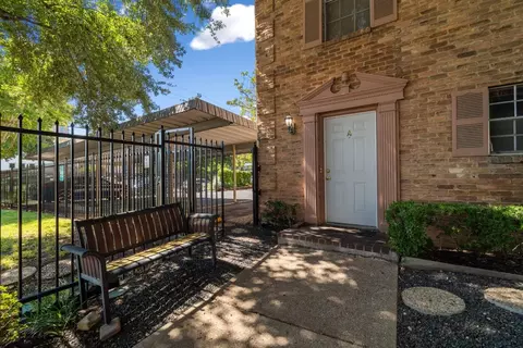 2727 Shelby Ave #A, Dallas, TX 75219
