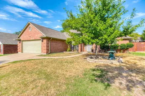 1345 Timber Creek Dr, Weatherford, TX 76086
