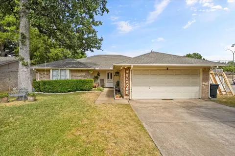 5807 Honey Locust Trl, Arlington, TX 76017