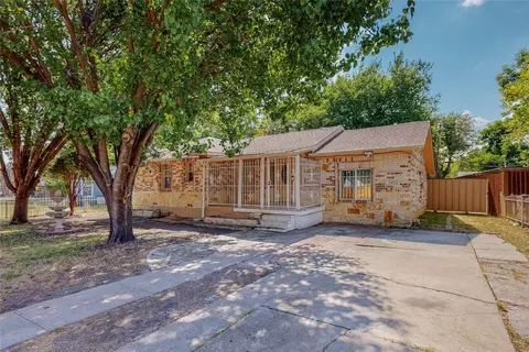 1451 Traymore Ave, Dallas, TX 75217