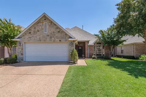2806 Hollypoint Ct, Arlington, TX 76015