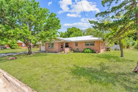 575 N Charlotte N Ave, Stephenville, TX 76401