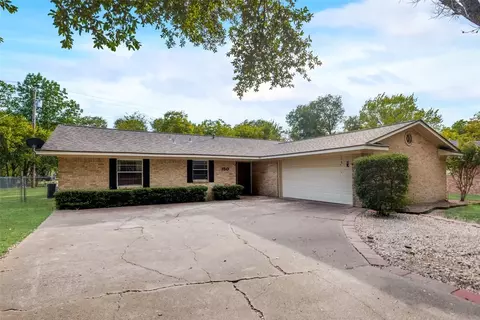 150 Poinsettia Cir, Terrell, TX 75160
