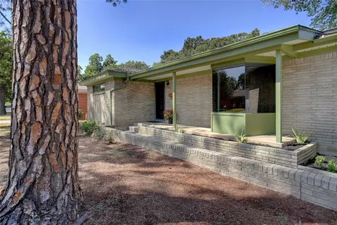 1129 Mason Dr, Hurst, TX 76053