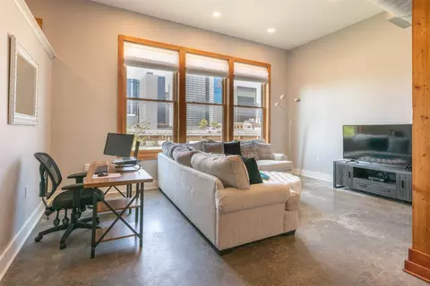 2502 Live Oak St #234, Dallas, TX 75204