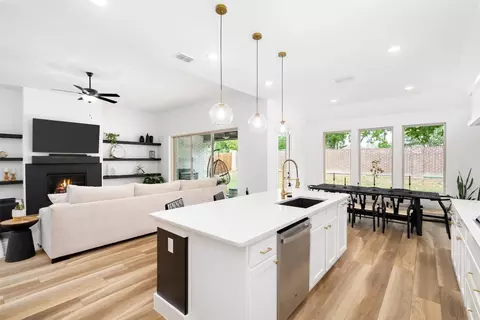 633 Lake Cove Dr, Little Elm, TX 75068