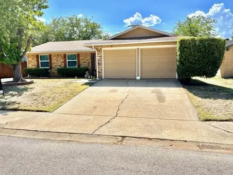 5511 Bishop Ct, Lake Dallas, TX 75065