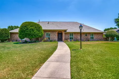 216 Mesa Dr, Sunnyvale, TX 75182