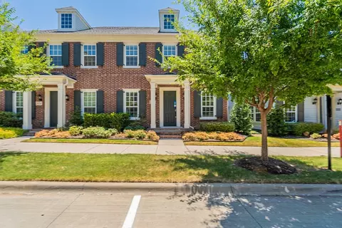 8720 Ice House Dr, North Richland Hills, TX 76180