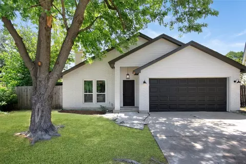 804 Colony Ct, Blue Mound, TX 76131
