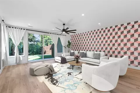 1011 Grandview Ave, Dallas, TX 75223
