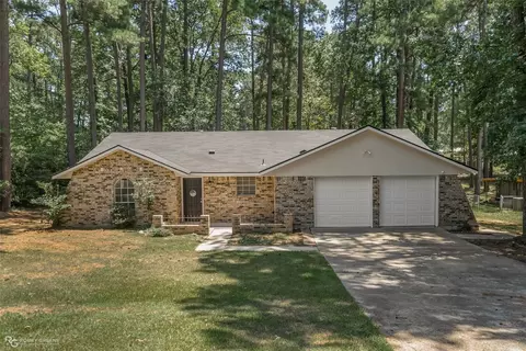 305 Whispering Pine Dr, Haughton, LA 71037