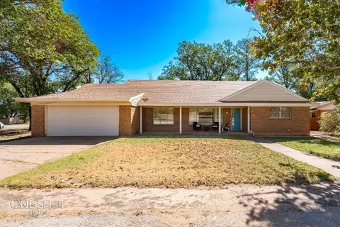 202 S Lawrence St, Roby, TX 79543