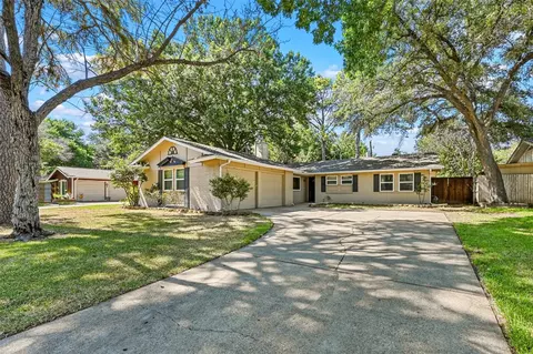 2509 Olympia Dr, Arlington, TX 76013