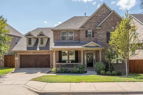 921 Spring Creek Dr, Grapevine, TX 76051