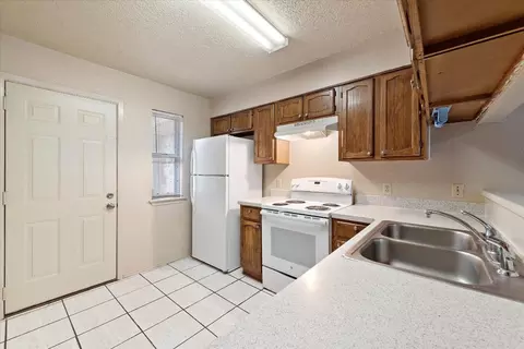 401 Augustine Dr, Euless, TX 76039 photo 8