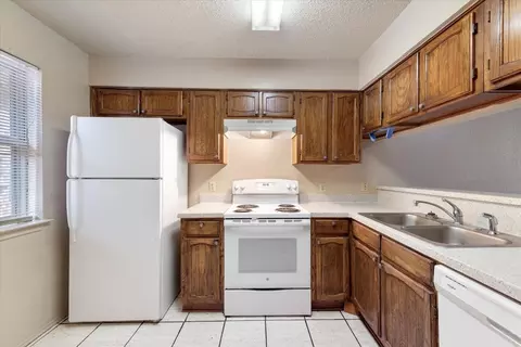 401 Augustine Dr, Euless, TX 76039 photo 11
