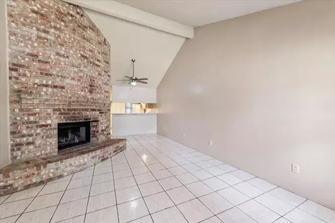 401 Augustine Dr, Euless, TX 76039 photo 3