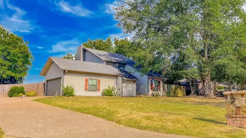 309 Helen Dr, Lindale, TX 75771