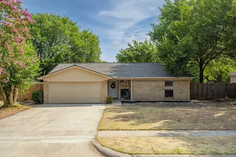 960 Meadowbrook Dr, Grapevine, TX 76051