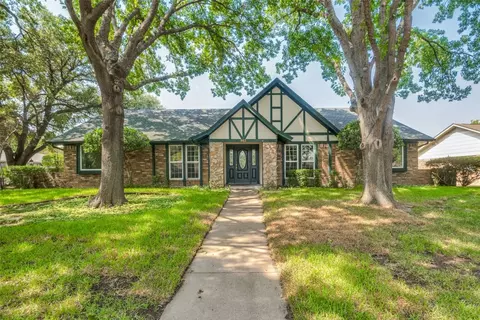 943 Clint Smith Dr, Duncanville, TX 75137