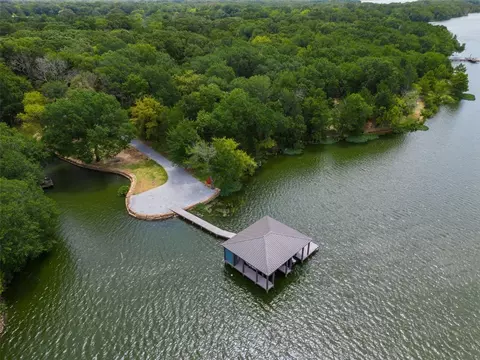 9735 Northpark Dr, Bonham, TX 75418