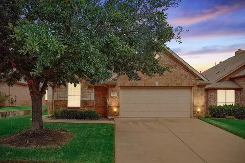 301 Park Haven Blvd, Euless, TX 76039