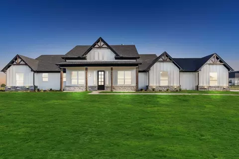 6650 Red Wing Ln, Sanger, TX 76266