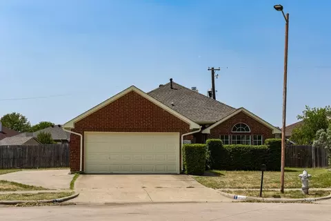 1500 Creekpark Ct, Arlington, TX 76018