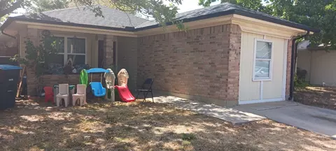 9116 Coral Ln, Fort Worth, TX 76140