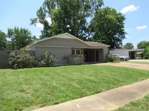3204 Sarah St, Bossier City, LA 71112