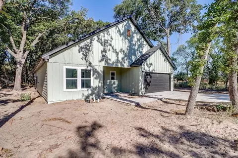 337 Elm Ave, Azle, TX 76020