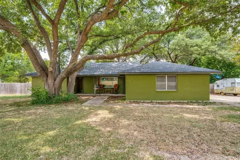 1811 Cottonwood Rd, Carrollton, TX 75006