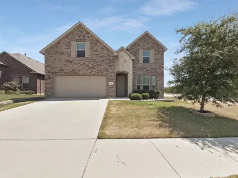 11341 Live Oak Creek Dr, Fort Worth, TX 76108