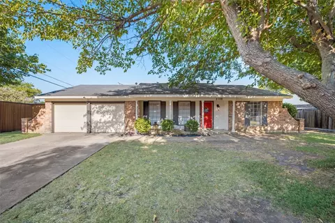 5108 Cummings Dr, North Richland Hills, TX 76180