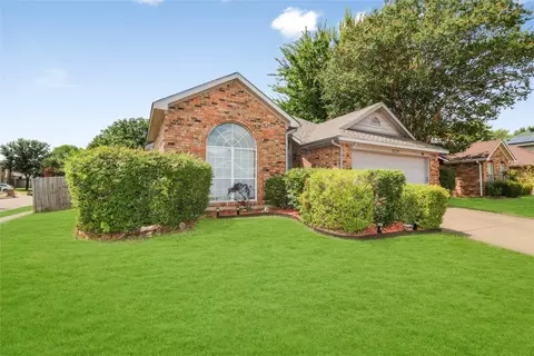 2334 Belton Dr, Arlington, TX 76018