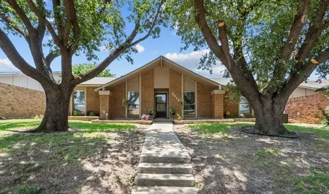 5213 Ragan Dr, The Colony, TX 75056